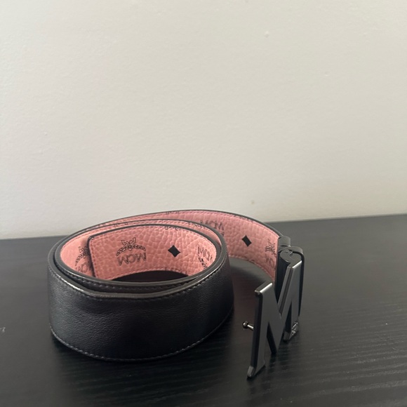 MCM reversible belt - Picture 3 of 3